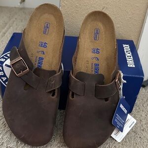 Birkenstock Boston Dark Brown Leather Slip-ons. Habana Size 40. New in box. 125$